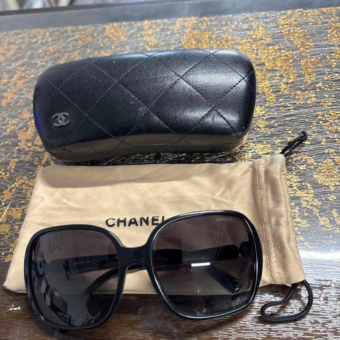 CHANEL ブラックサングラス