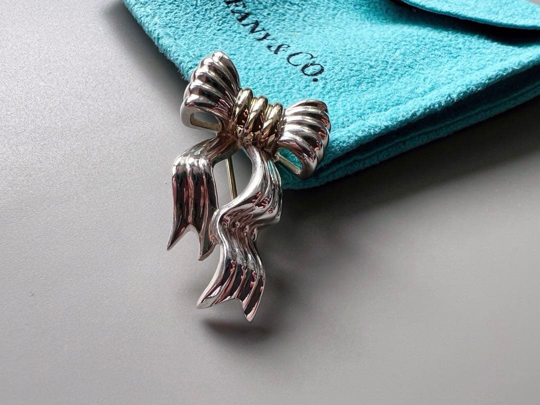 ティファニー　コンビ　リボン　ブローチ