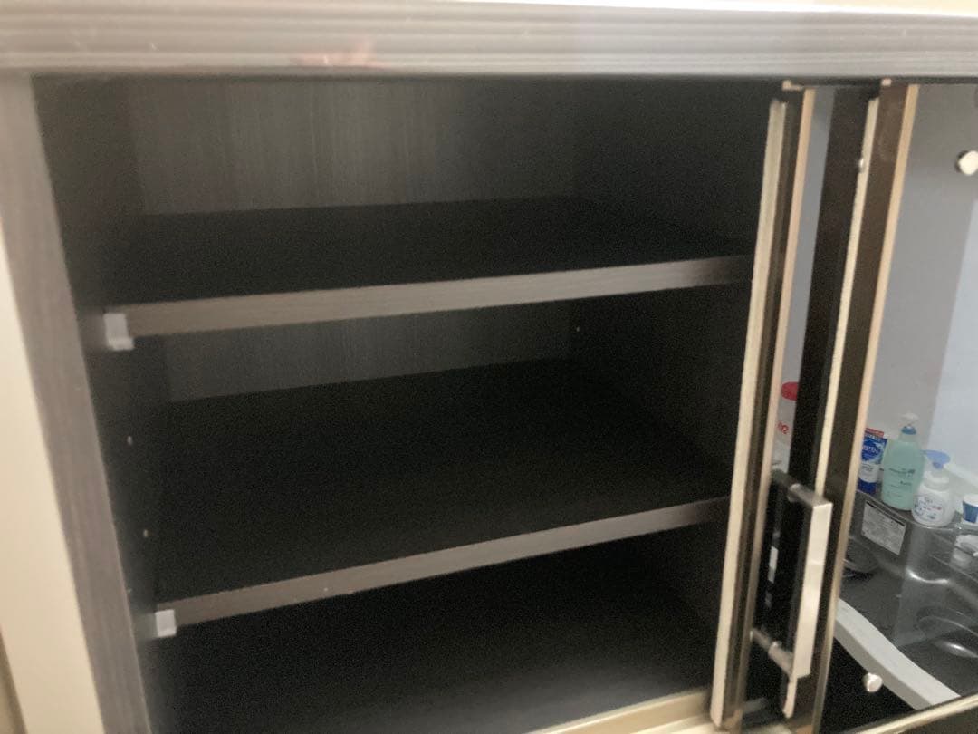 ダークブラウン 食器棚 ガラス扉 引き出し付き