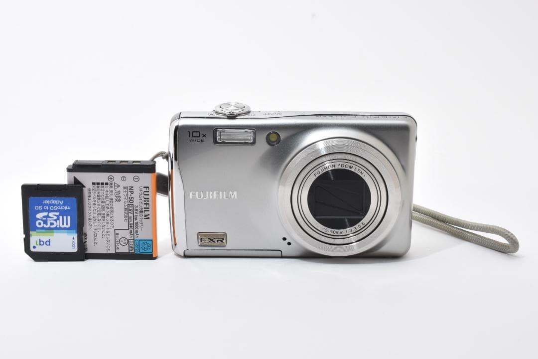 フジフィルム　FUJIFILM Finepix F70EXR シルバー