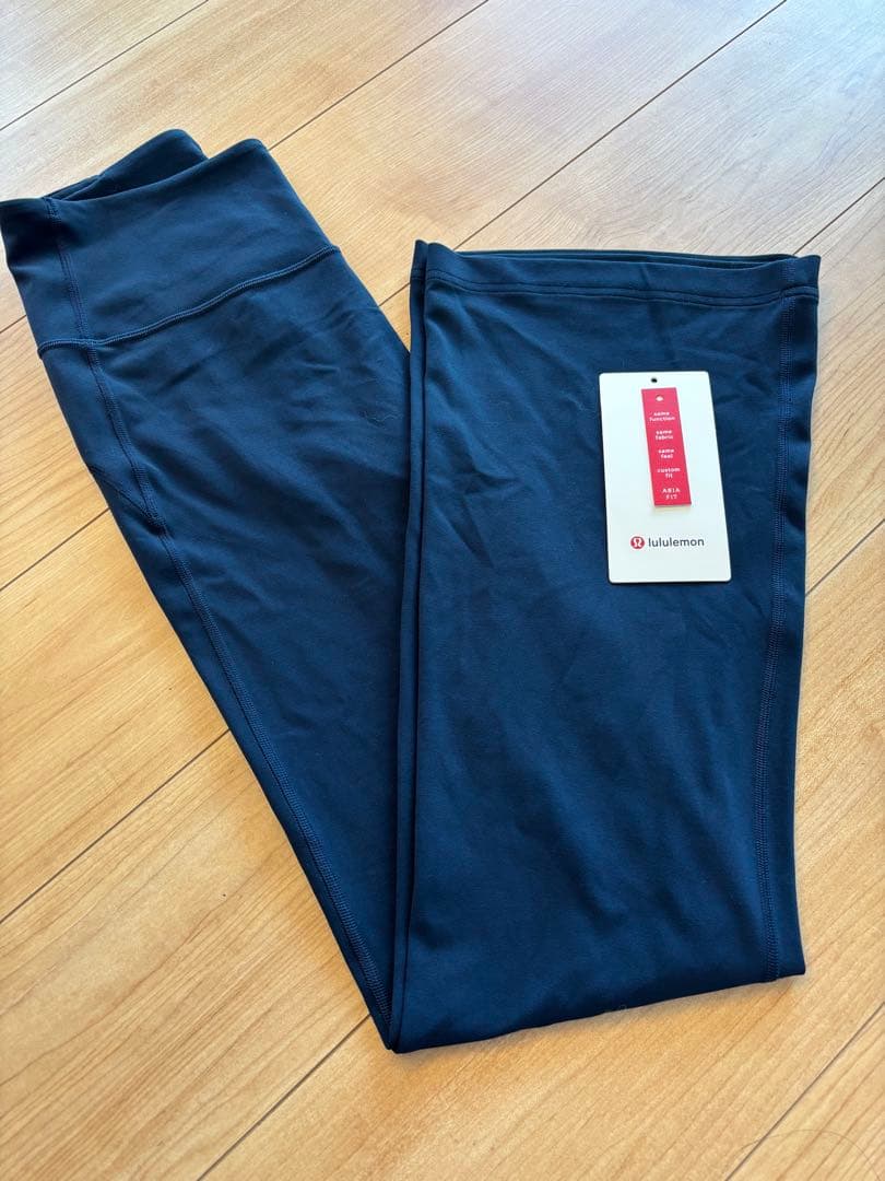 新品 ルルレモン Groove スーパーハイライズフレアパンツ Nulu アジア