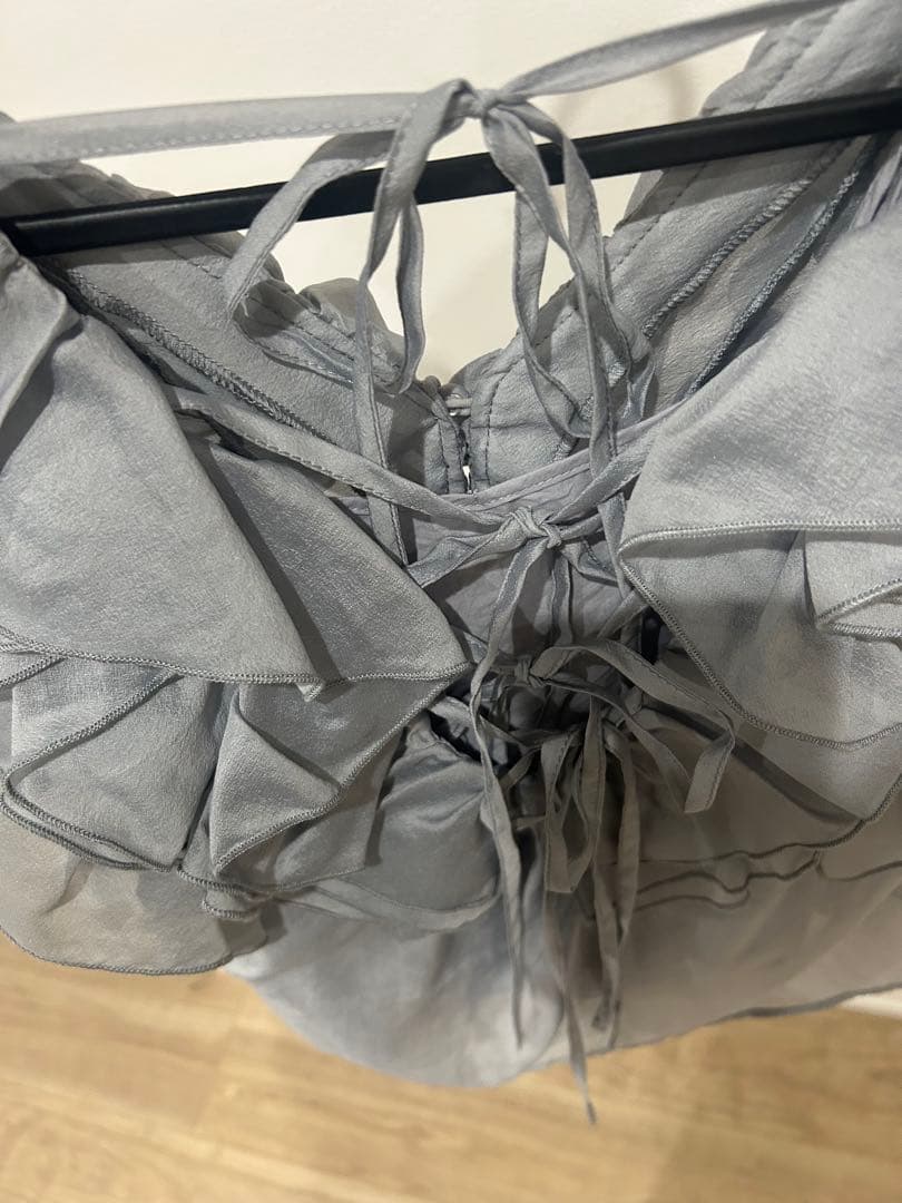 snidel スナイデル　バックデザインフリルブラウス　ノースリーブブラウス