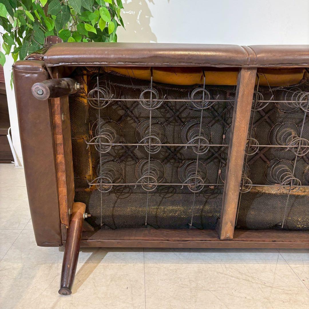 ヴィンテージレザー　3人掛けソファ アームチェア クラシック　喫茶店　レトロ