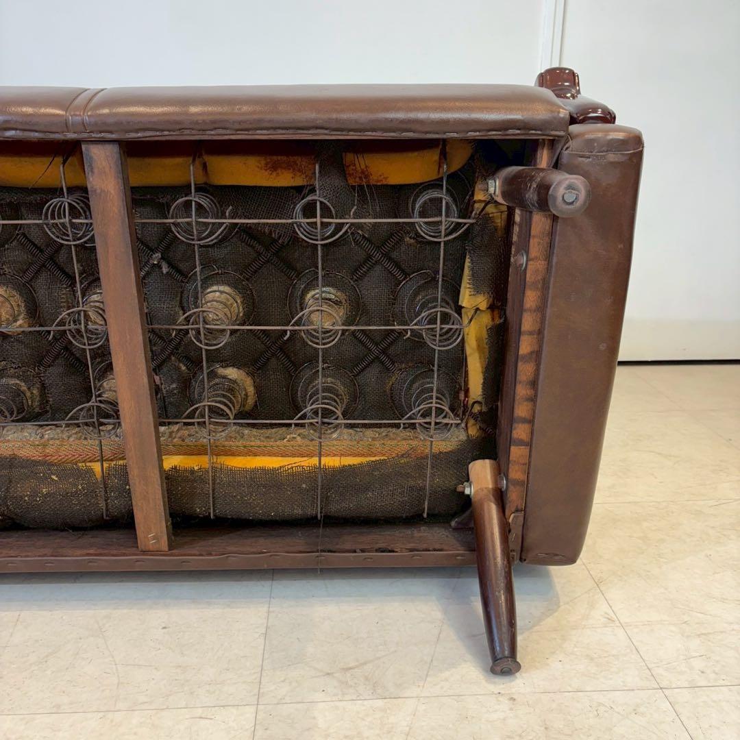 ヴィンテージレザー　3人掛けソファ アームチェア クラシック　喫茶店　レトロ