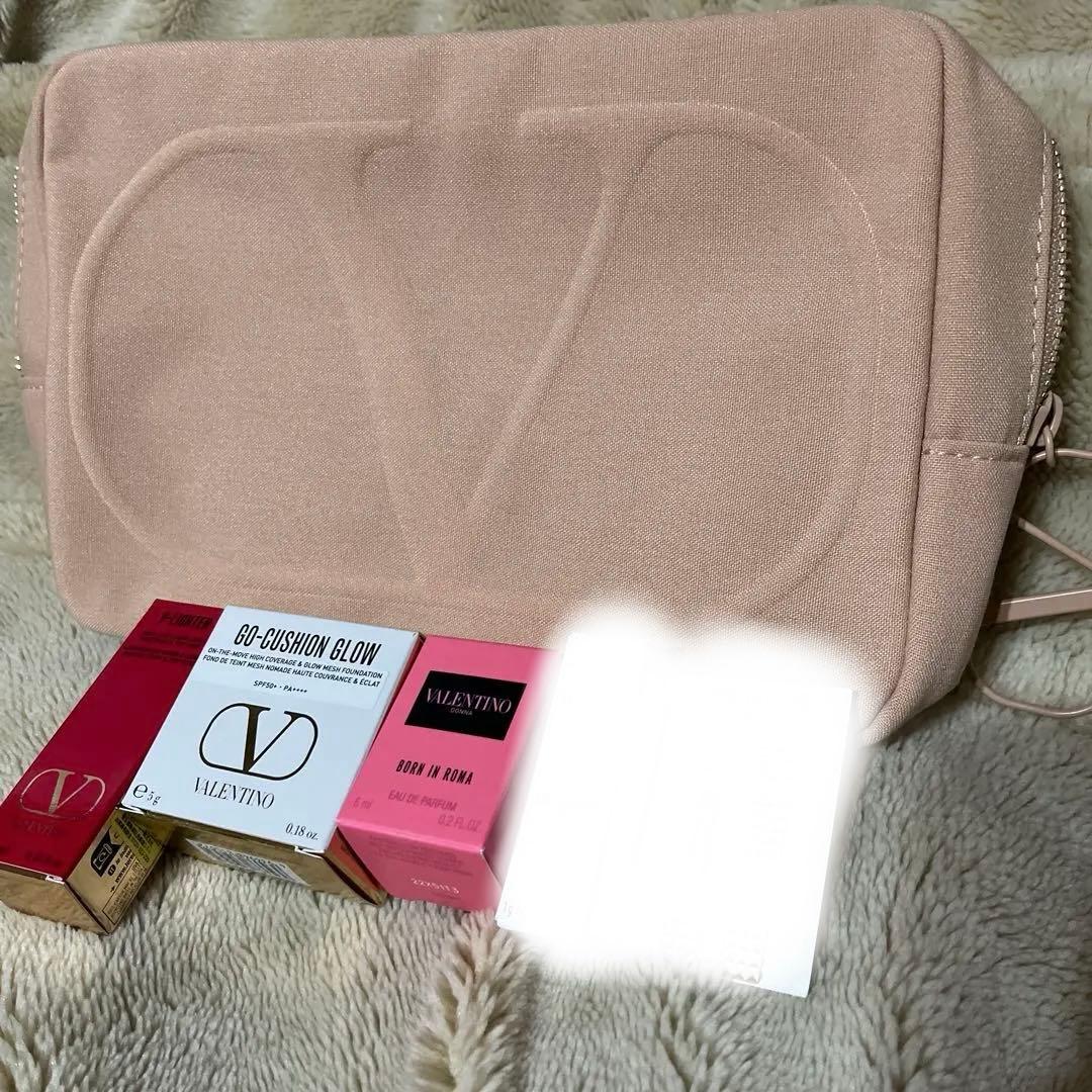 新品　VALENTINO ミニベストセットと大きなポーチ