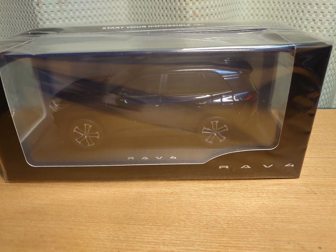 新型RAV4　Zハイブリッド　ダークブルーマイカ　カラーサンプル　1/30サイズ