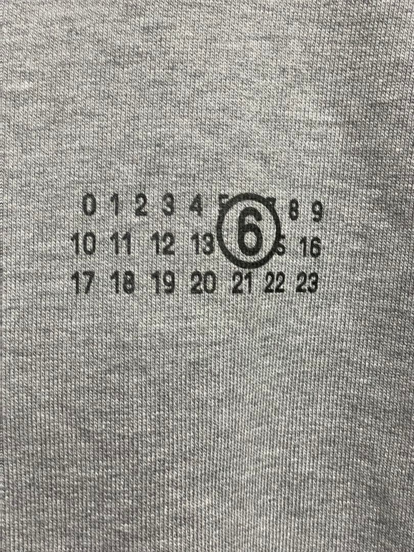 美品　MM6 Maison Margiela フード付きパーカー ユニセックス