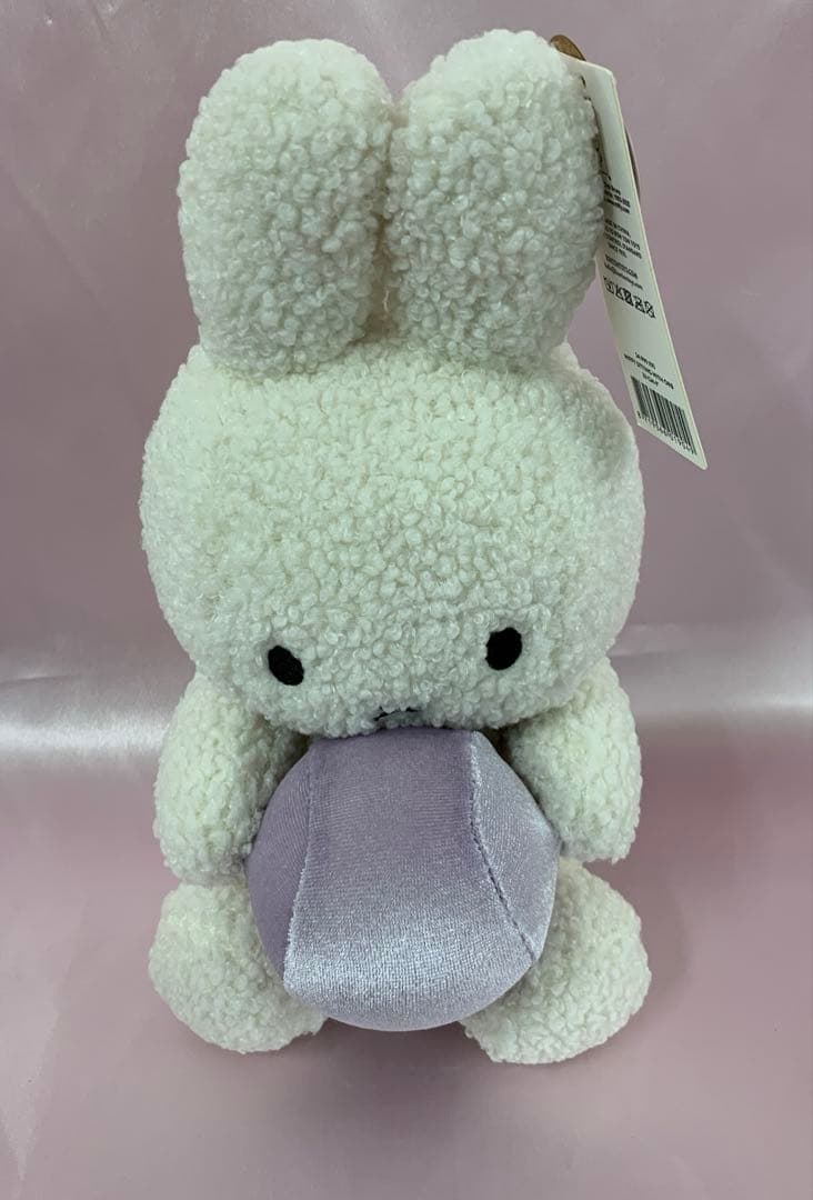 MIFFY SITTING WITH ORB-オーブミッフィー