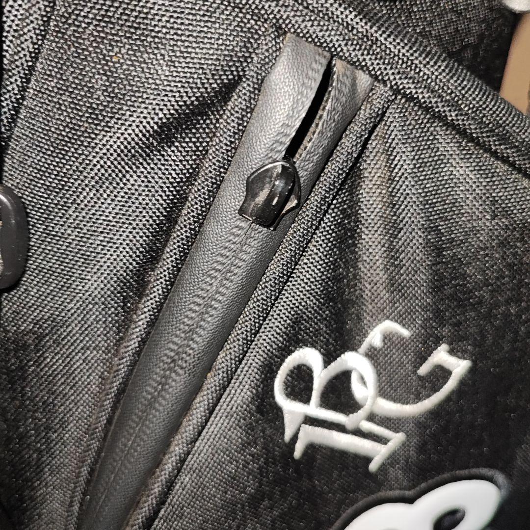 1PIU1UGUALE3 スタンド式キャディバッグ 黒 ブラック