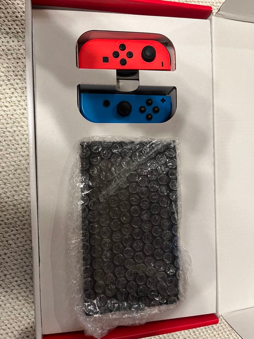 Switch本体一式＋SD256GB＋マリカ8＋純正ハンドル＋箱あり