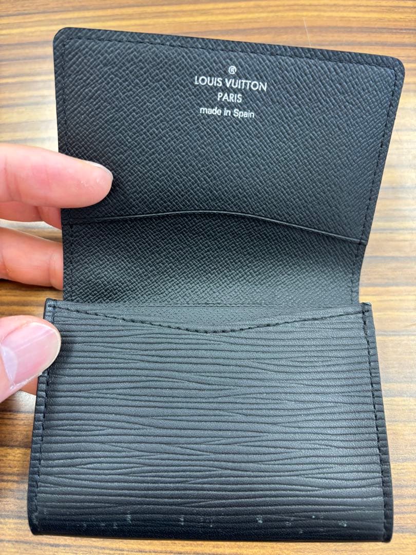LOUIS VUITTON ブラックレザー名刺入れエピ