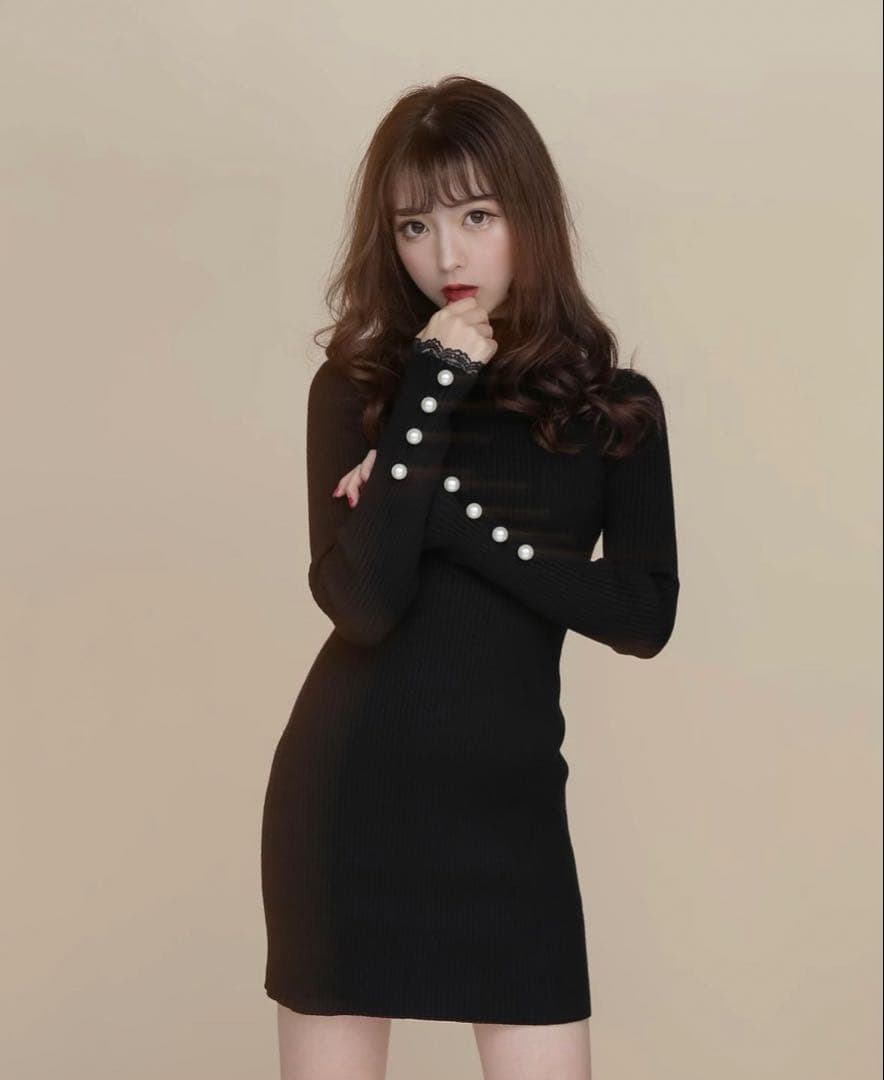 タイムセール中 新品未使用 ブラック 長袖ニットワンピース 背中 リボン