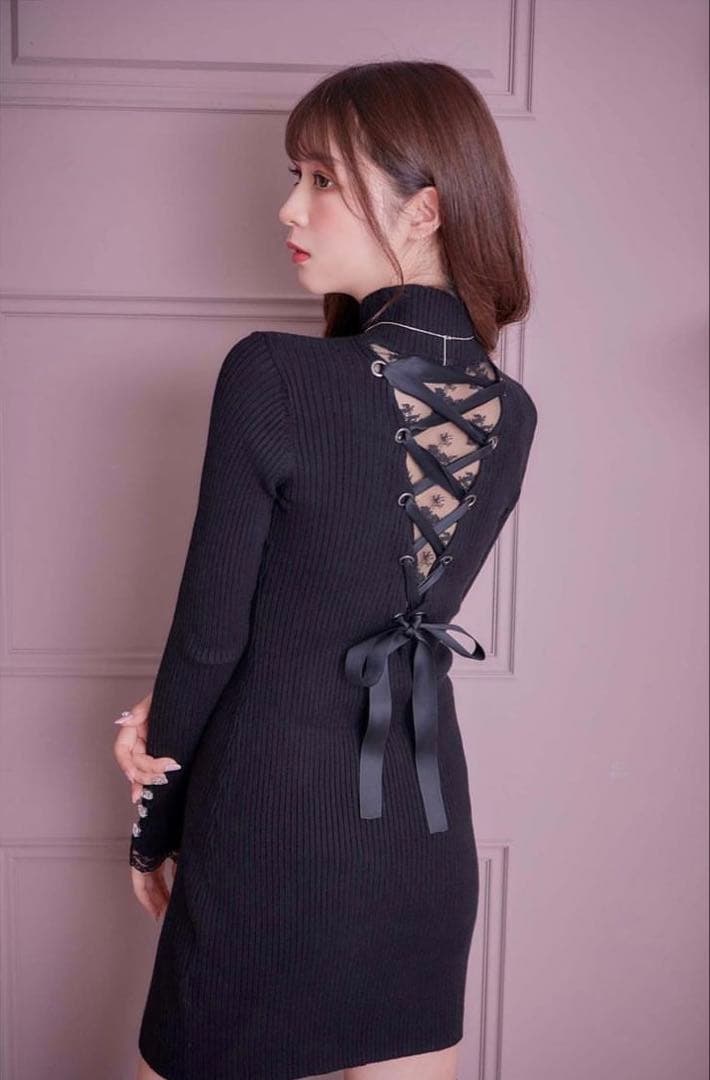 タイムセール中 新品未使用 ブラック 長袖ニットワンピース 背中 リボン