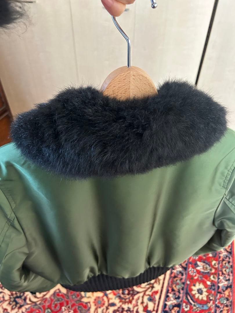 美品　PRADA ボンバージャケット　ファー襟付き（フクロギツネ）