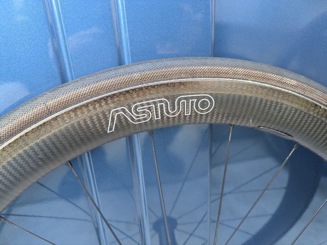 ASTUTO Dominator カーボンホイール