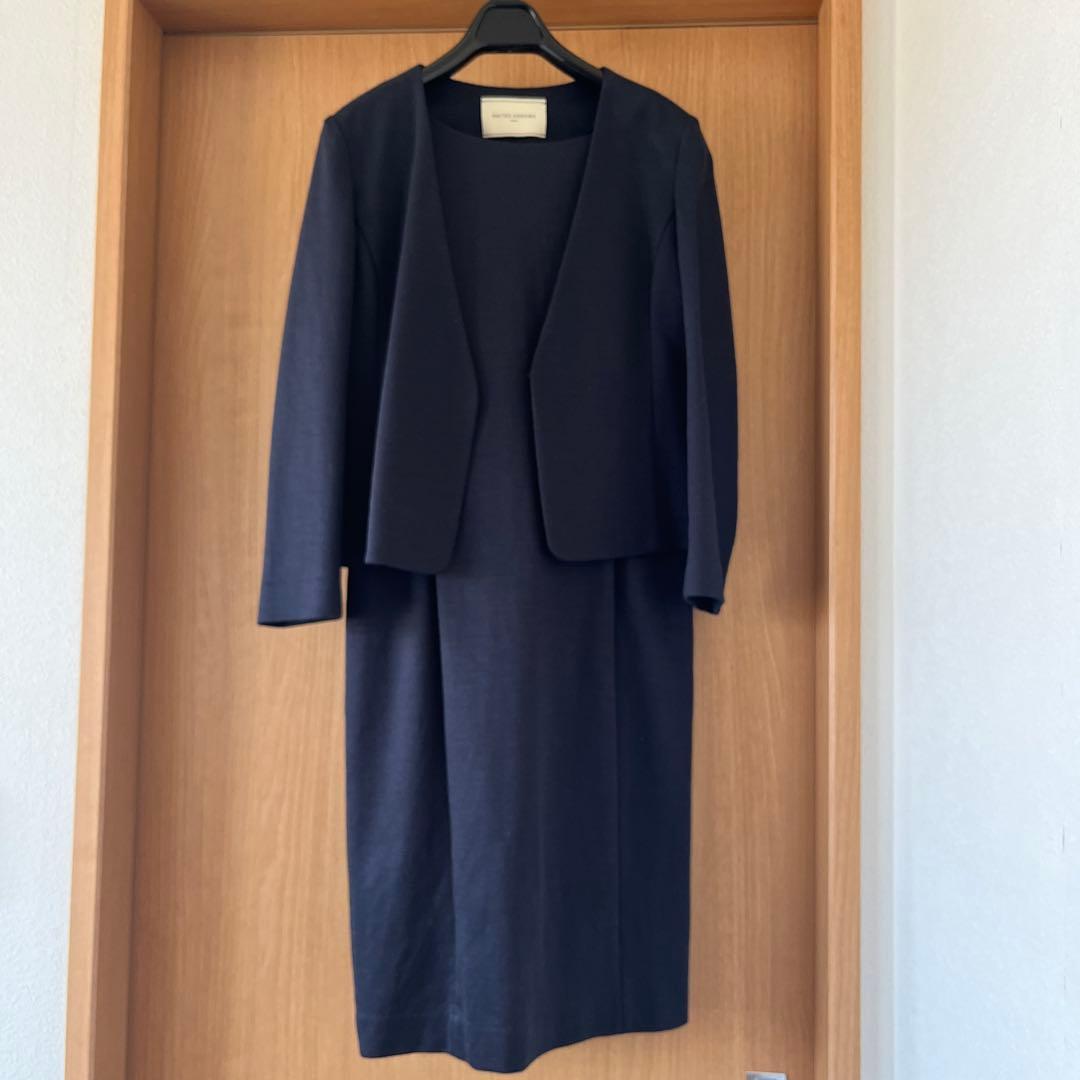 ノーカラーセットアップ