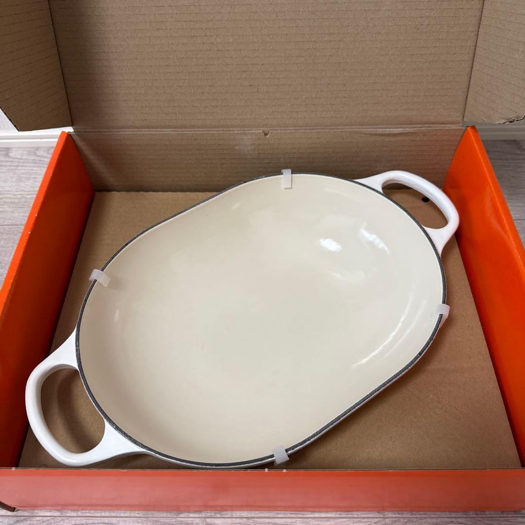 ルクルーゼ オブロング マルミット フラワーレリーフ コットン 31