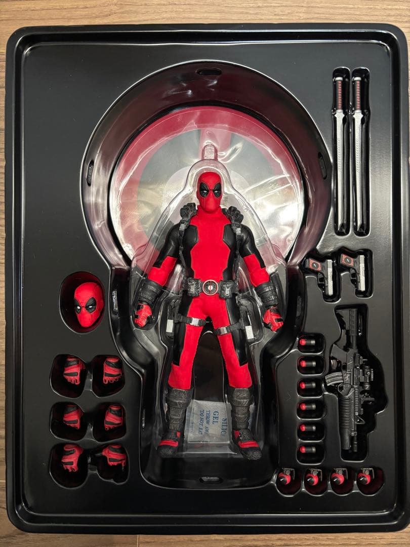 【正規品】デッドプール MEZCO ONE:12 フィギュア