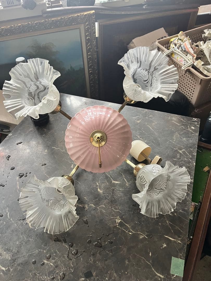 昭和レトロシャンデリア、レトロシャンデリア、陶器とガラスホヤのシャンデリア