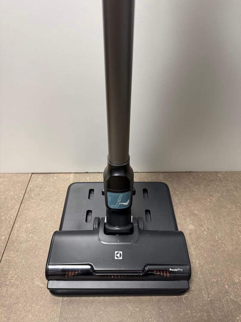 エレクトロラックス◇掃除機 Ultimate700 ウォルナットブラウン