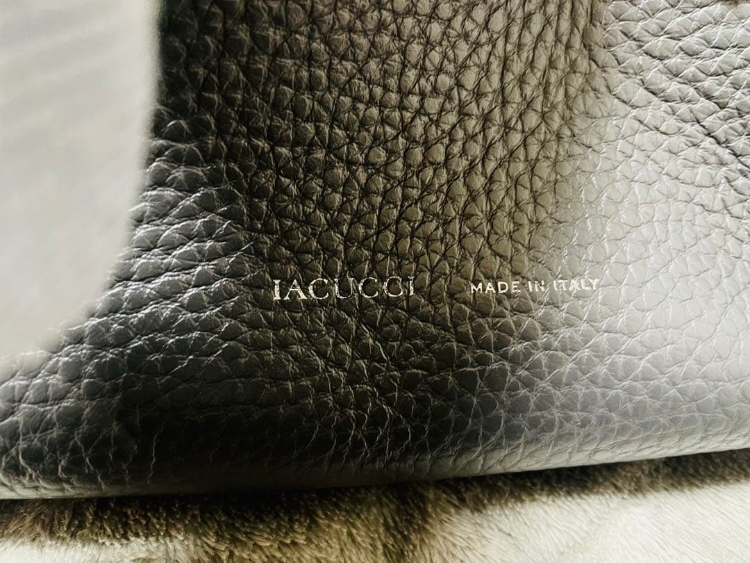 IACUCCI 完売アイテム⭐︎ダークグレーボストン型バッグ