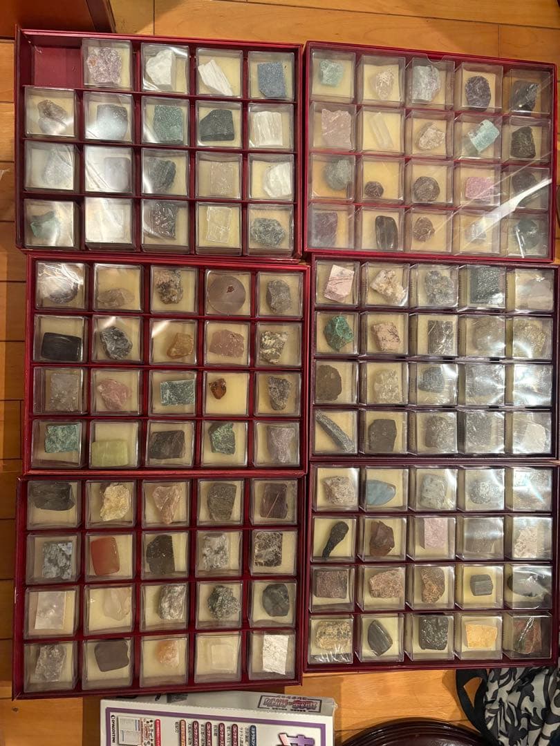 デアゴスティーニ　地球の鉱物コレクション全120巻　特製コレクションボックス入り