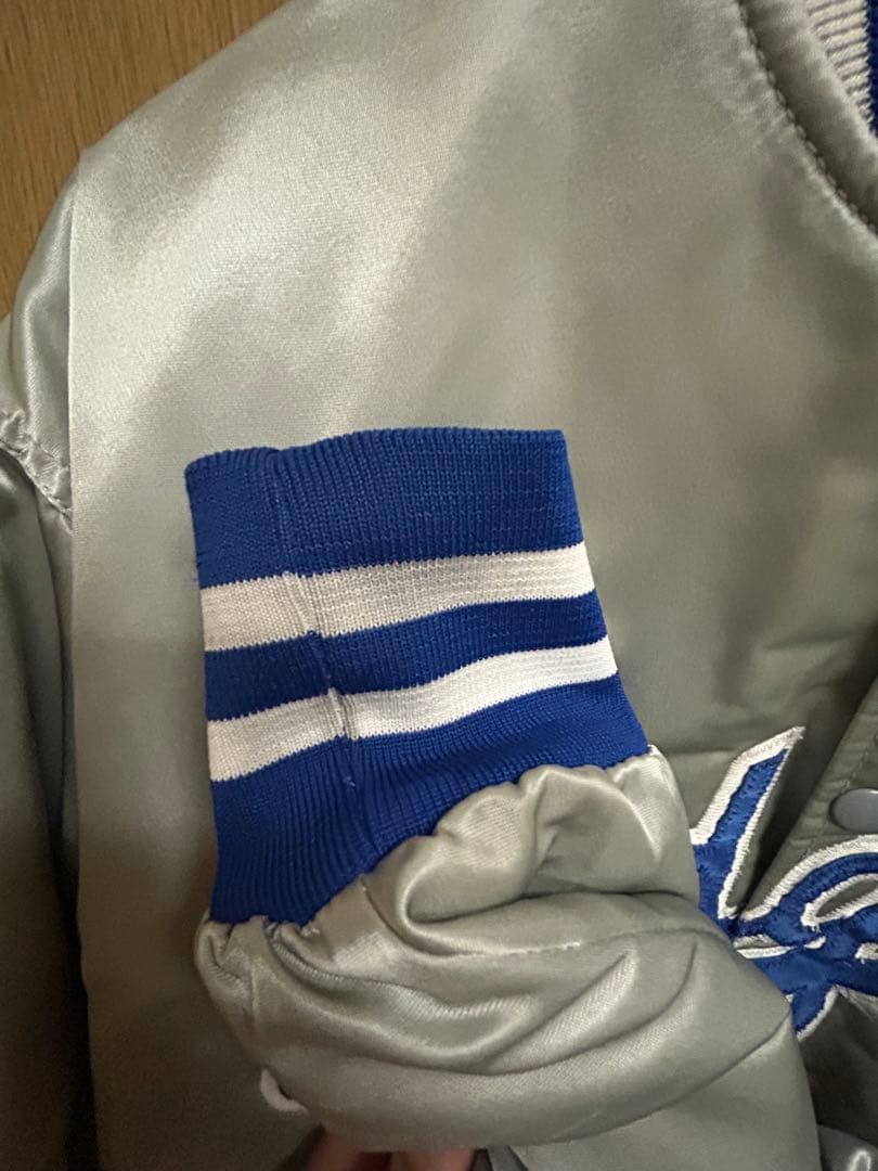 ドジャース　ナイロンスタジャン サイズM