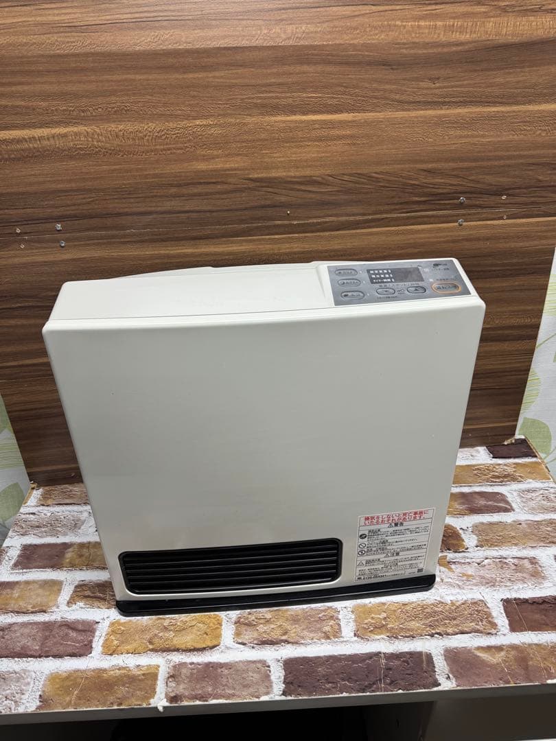 22年製　Rinnai 都市ガスファンヒーター