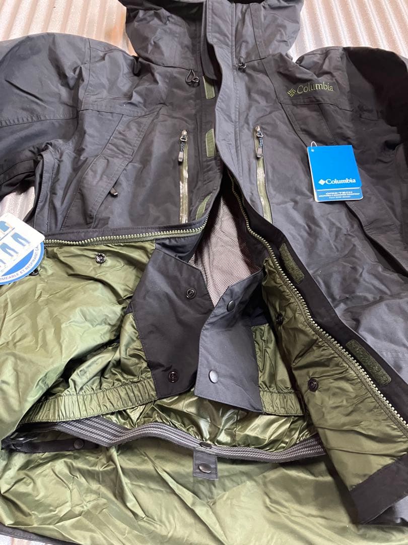 未使用　コロンビア　スノボウェア　上着　ジャケット　アウター　メンズ　黒　XS