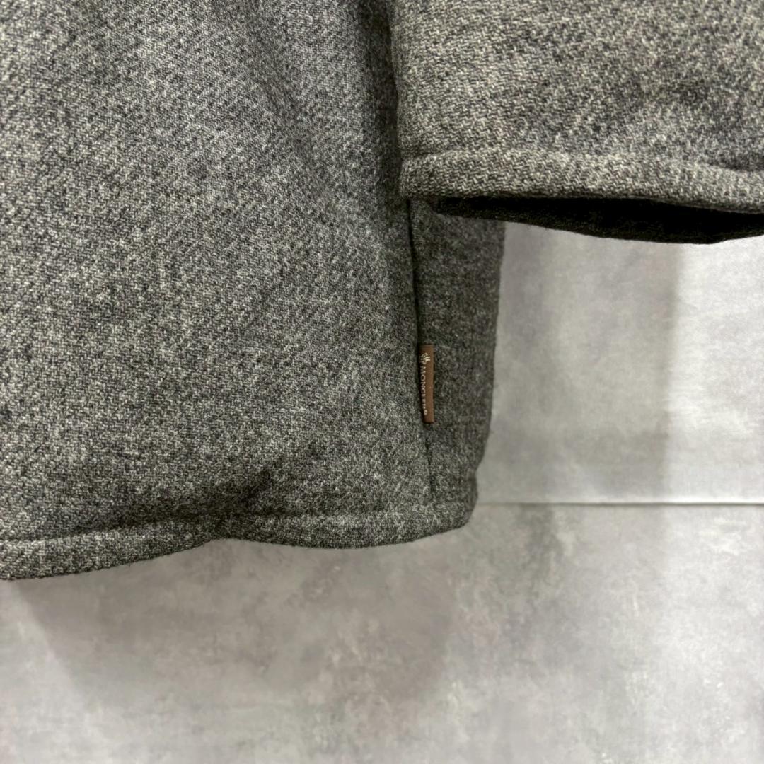 MONCLER モンクレール　グレー ダウンコート N2285