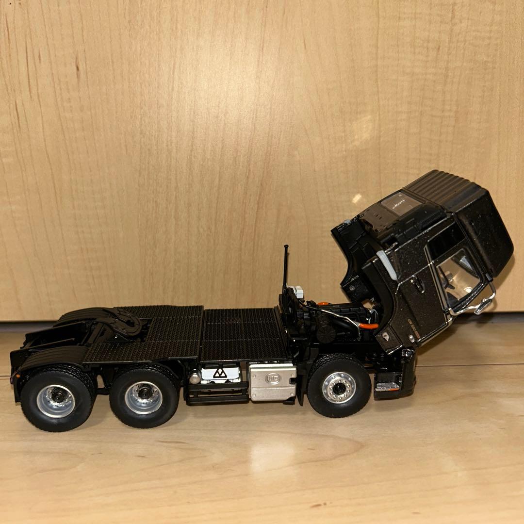 h*e様 UDトラックス　クオン　トラレーラーヘッド 1/43 非売品　ラスト1