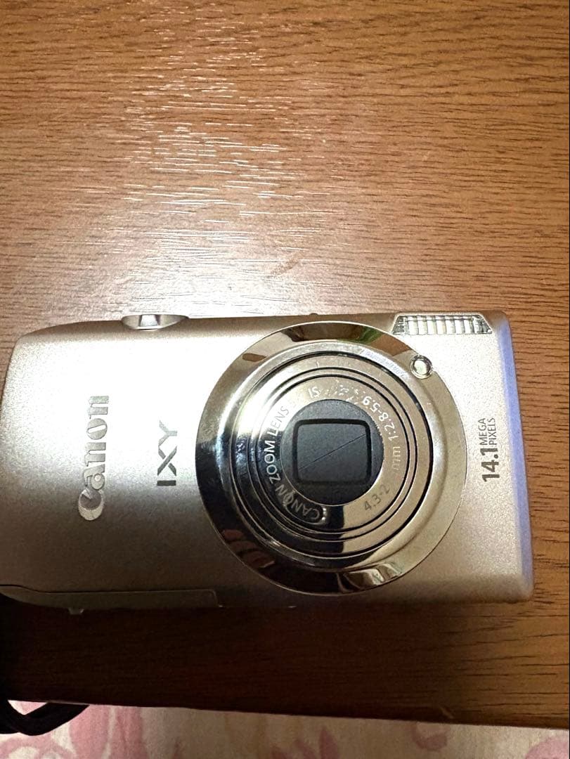 Canon IXY 10S デジカメ　SDカード付き　美品