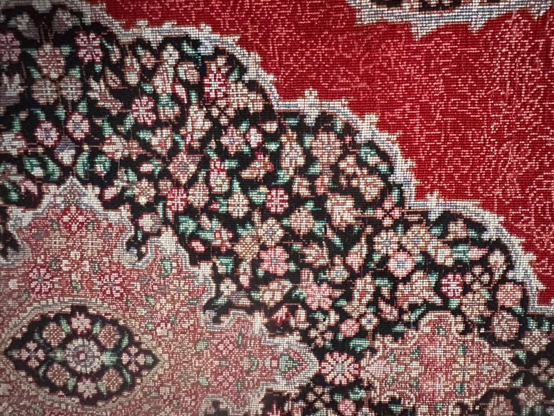 イラン製絨毯　赤