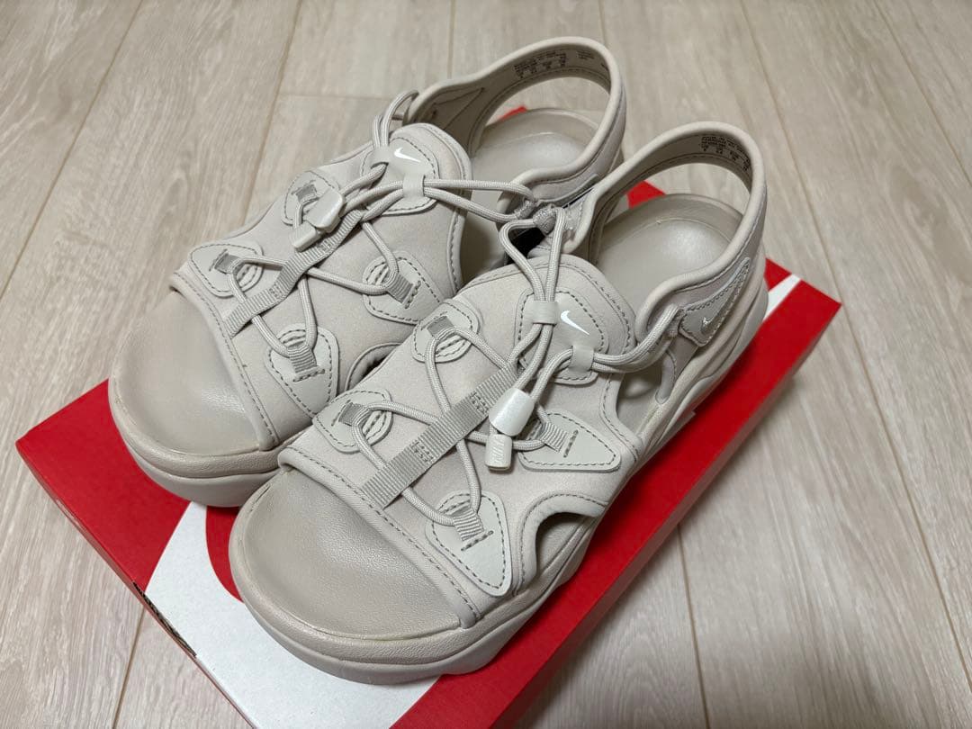 【新品未使用】NIKE ナイキ エアマックスココ 25 ベージュ クリーム