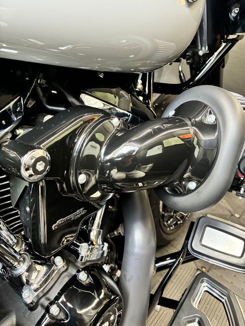 スクリーミンイーグル ヘビーブリーザー・エクストリーム・エアクリーナー　ブラック