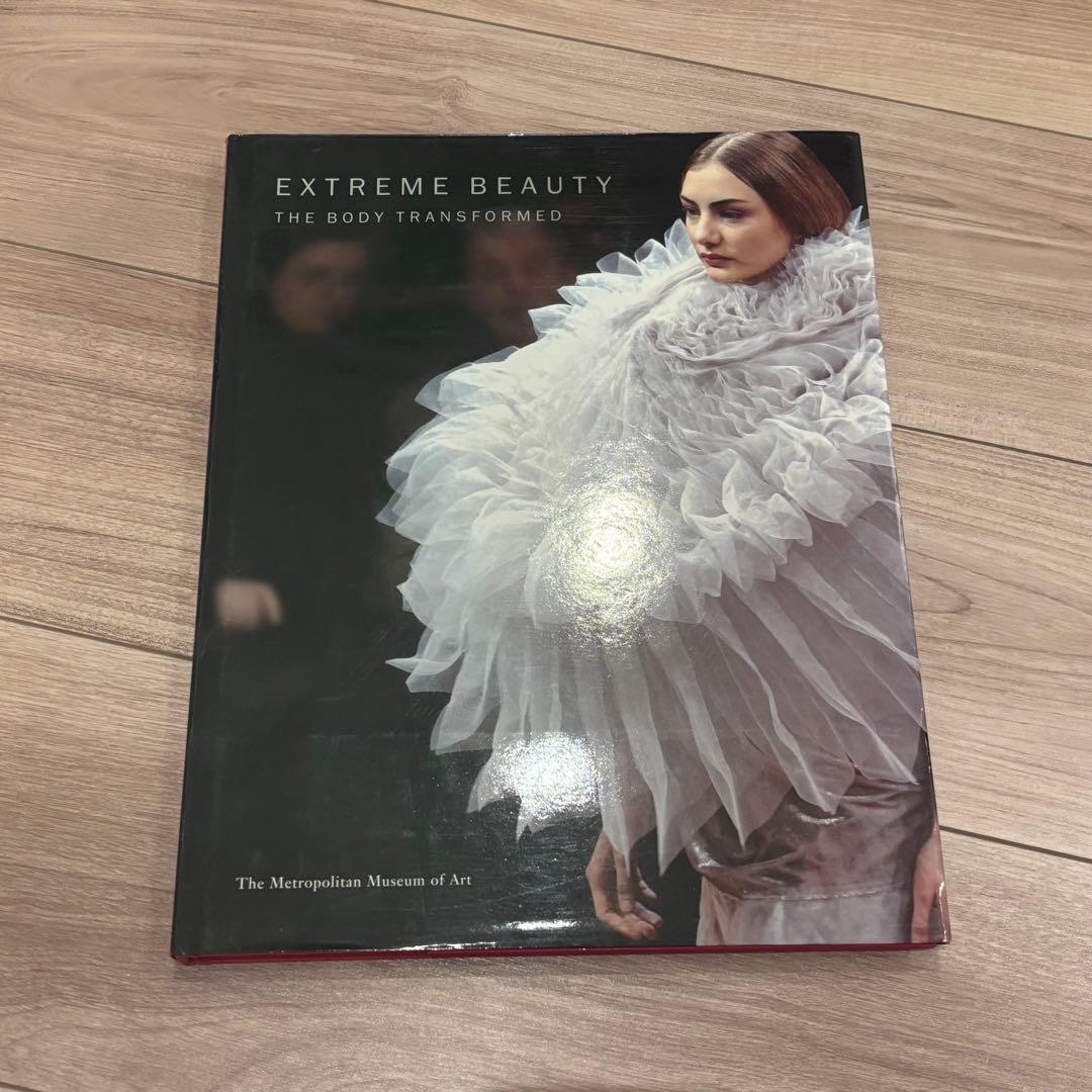 アート・デザイン・音楽 EXTREME BEAUTY THE BODY TRANSFORMED