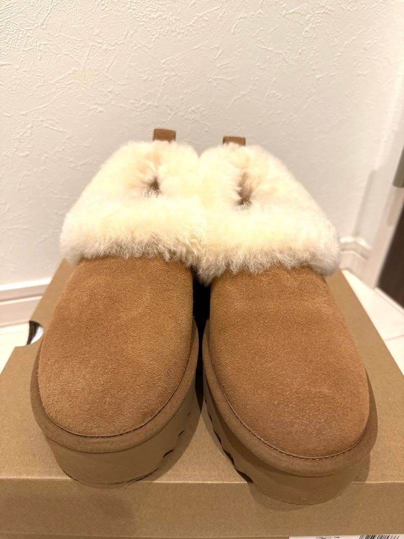 UGG I-NITA PLATFORMサイズ7 24CM
