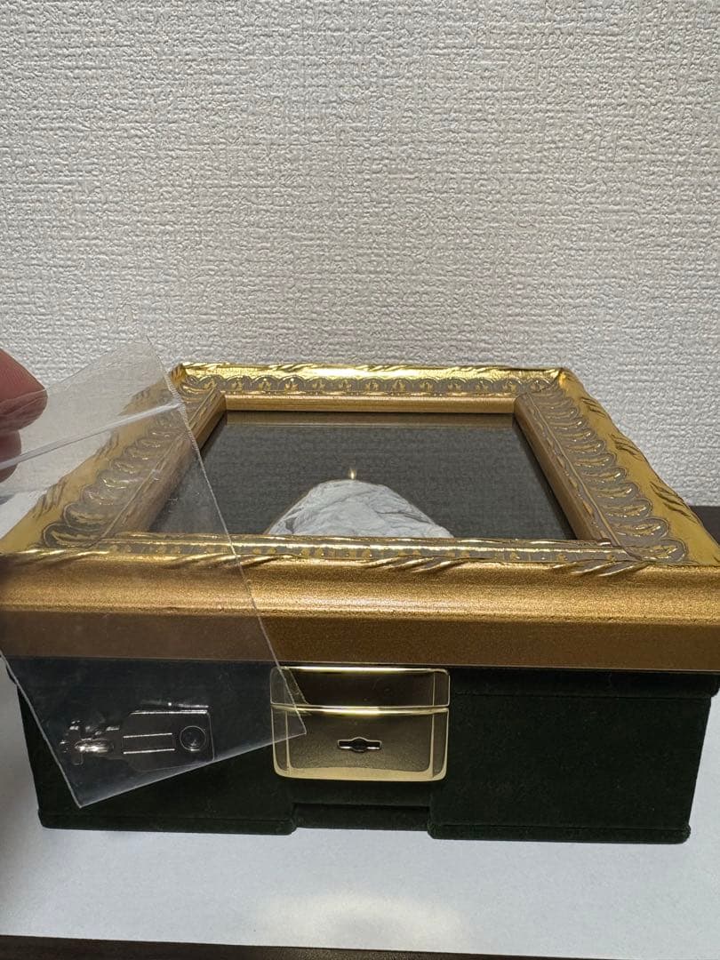 手彫りシェルカメオ 彫刻美術品 イタリア製 作家サイン入り K18枠 70mm