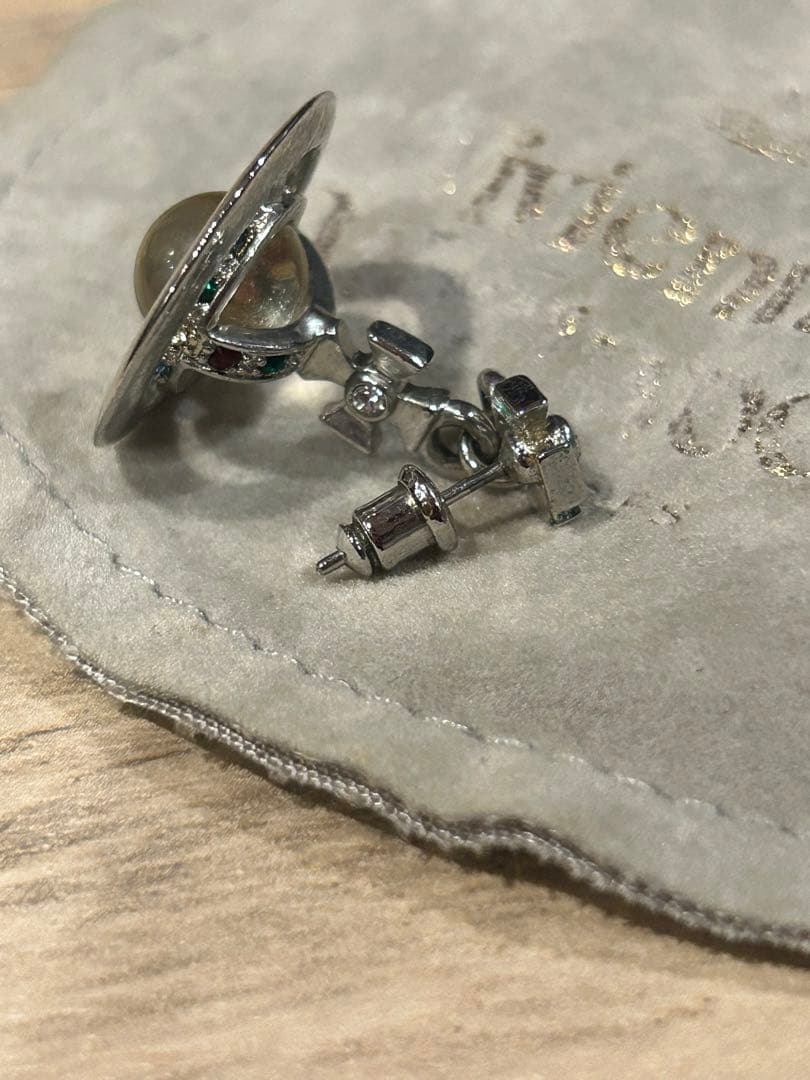 【ヴィヴィアンウエストウッド】　オーブピアス