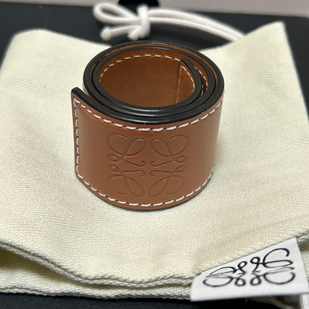 LOEWE ロエベ レザー ブレスレット バングル 箱 保存袋