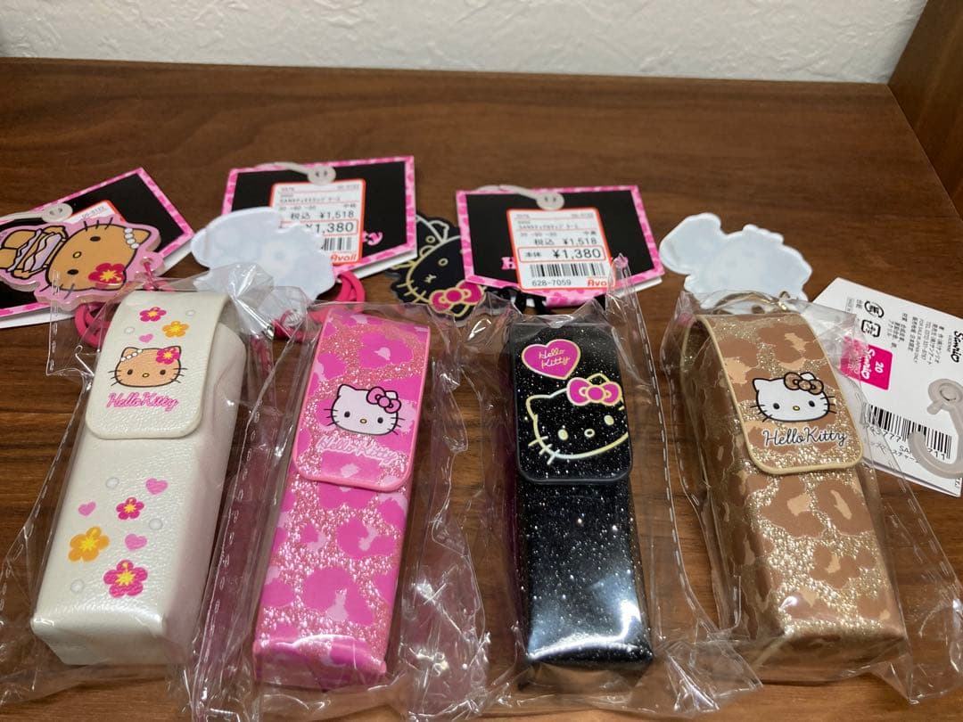 【新品未使用】アベイル　リップケースチャーム　ハローキティ　4種