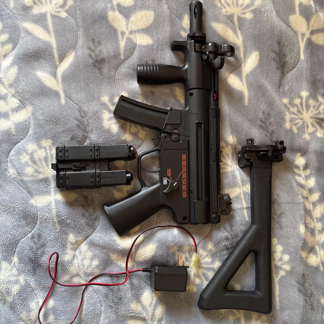 マルイ　MP 5 電動ガンガン 充電式バッテリー付き