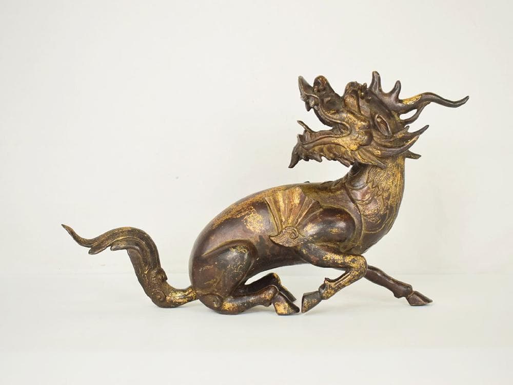 【銅】　★ 文房 銅鍍金坐姿獬豸造像 ★　清朝期　伝説神獣 細密鋳造　雅玩雑項