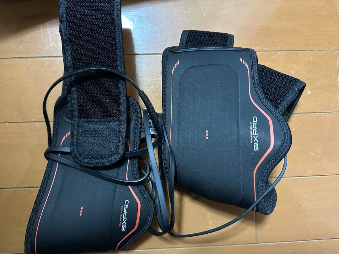 中古品　マッサージ　￼￼SIXPAD POWER FIT PRO