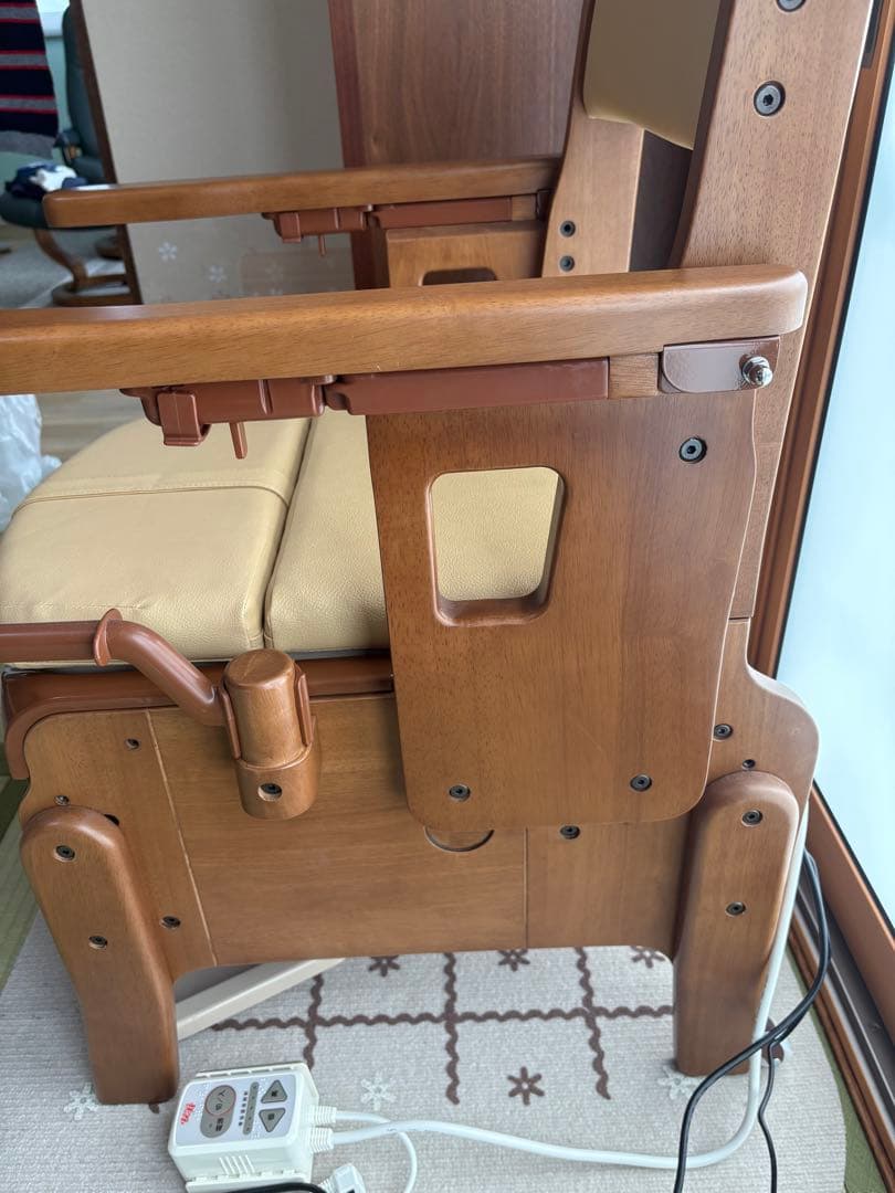 【送料込】安寿 家具調トイレセレクトR自動ラップはねあげ（暖房便座） アロン化成