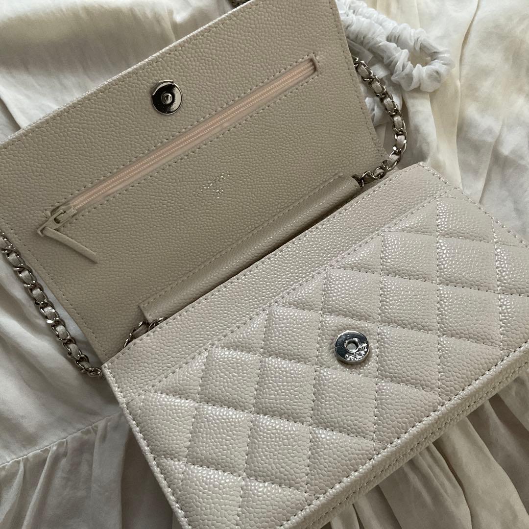 CHANEL ノベルティ　チェーンウォレット　キャビアスキンシルバー