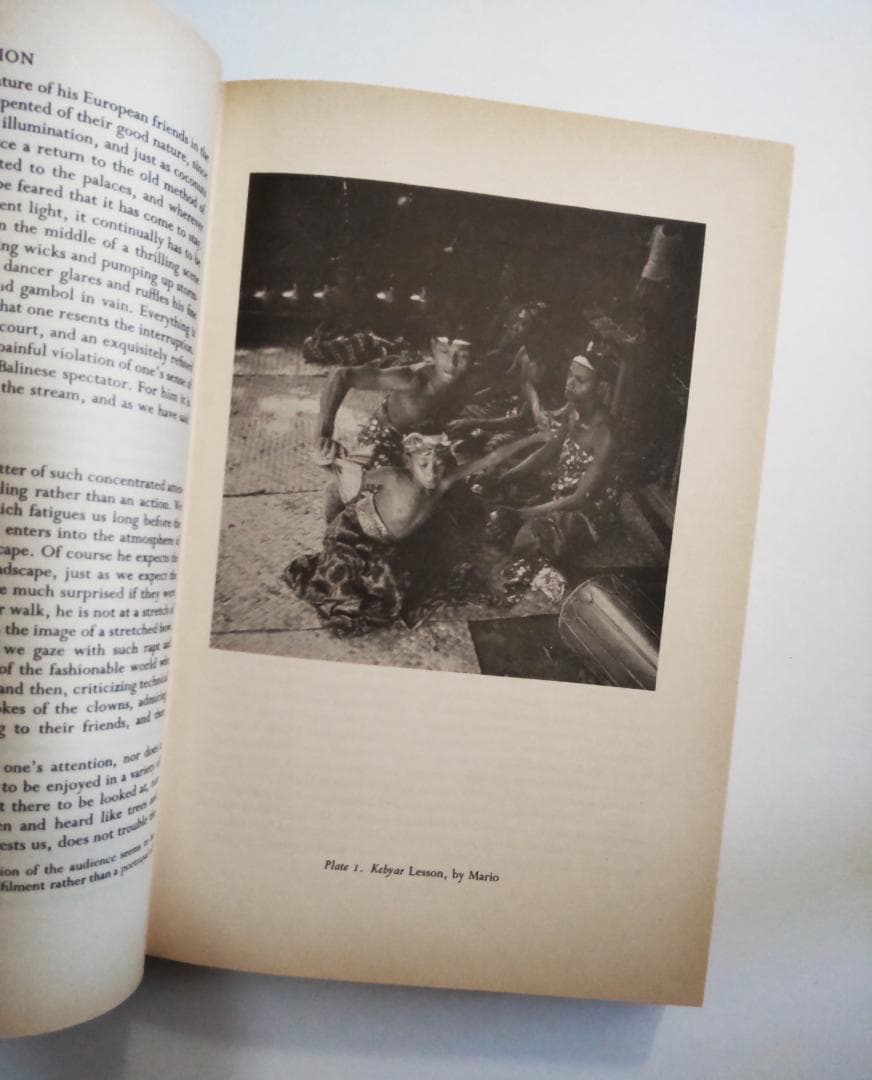 Dance and Drama in Bali（ハードカバー）貴重品！