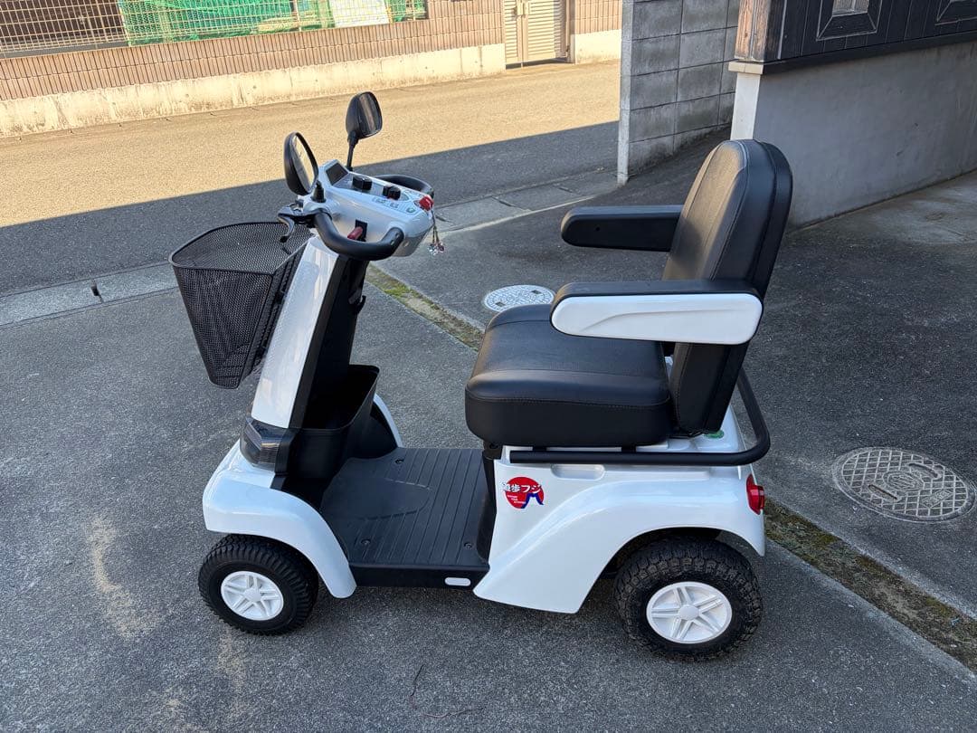 [送料込み]セニアカー　遊歩フジ 引き取りは3万円値引き