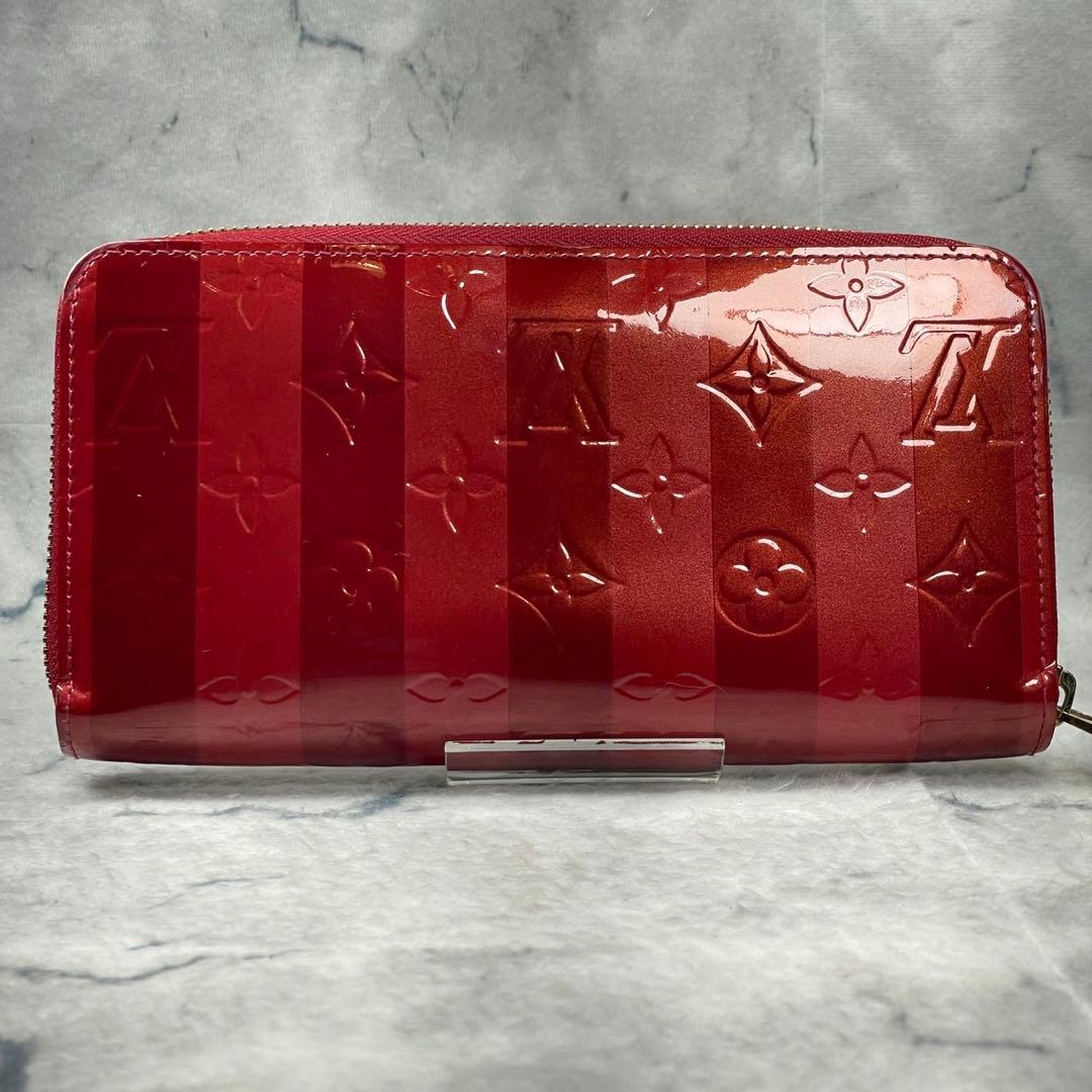 LOUIS VUITTON ヴェルニ レイユール ジッピーウォレット レッド