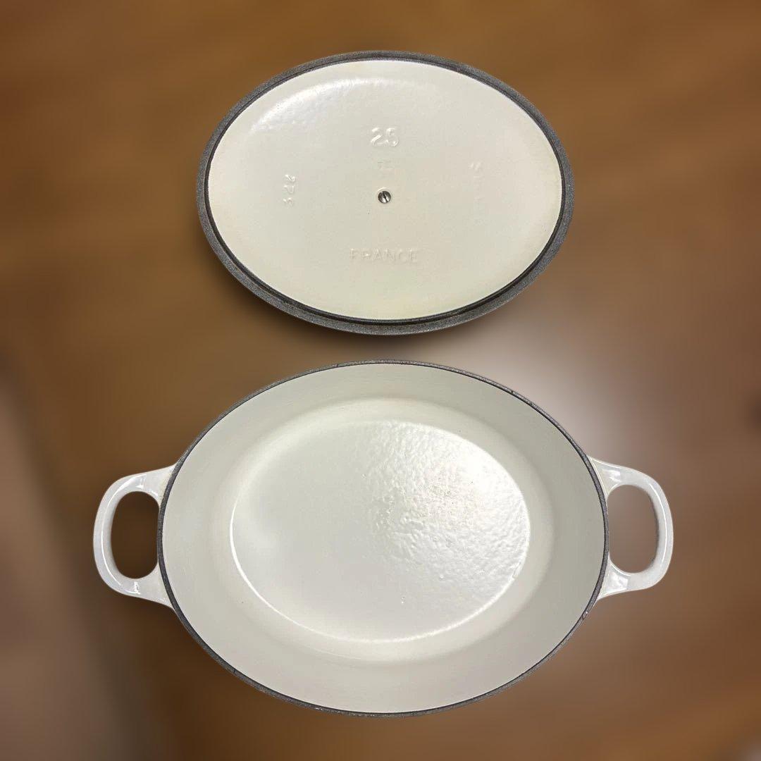 ルクルーゼ　ココットオーバル25cm ホワイト